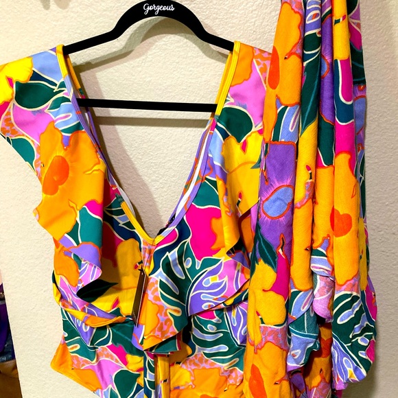 Eloquii one piece floral swimsuit/matching sarong sold separately. Size 18 New - Picture 2 of 2